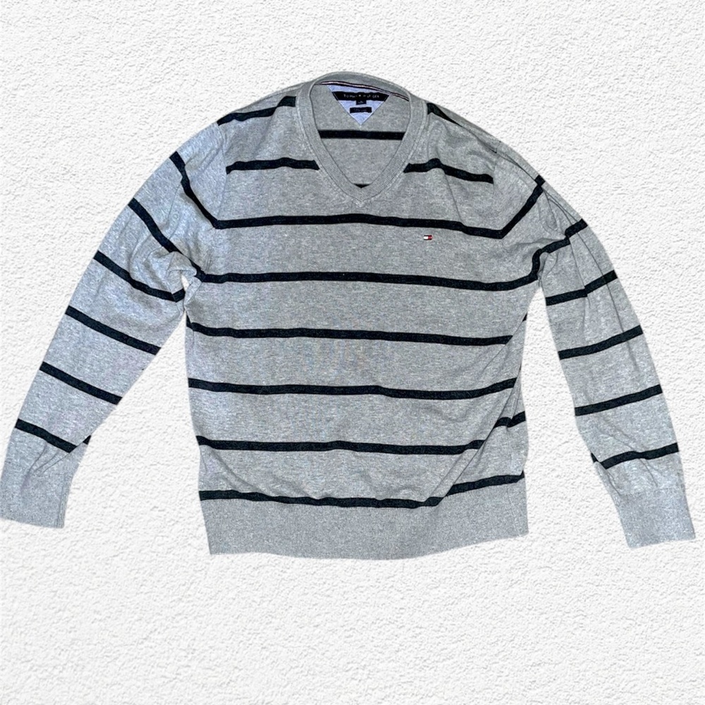 Tommy Hilfiger Men's XL Long Sleeve Pullover V-Neck Sweater Gray Stripe